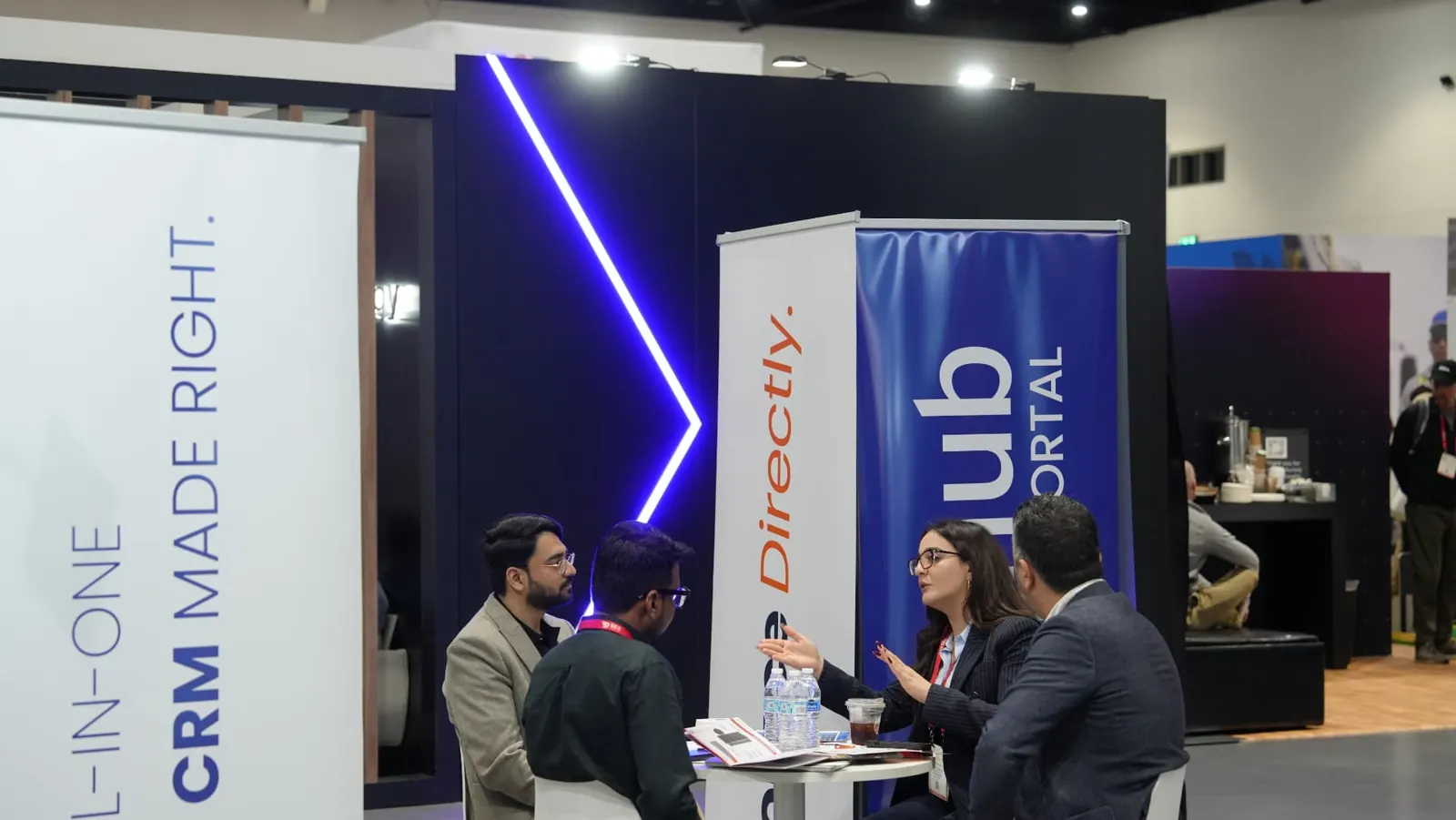 Buyer meeting at the Sunhub Sales Portal table at Intersolar